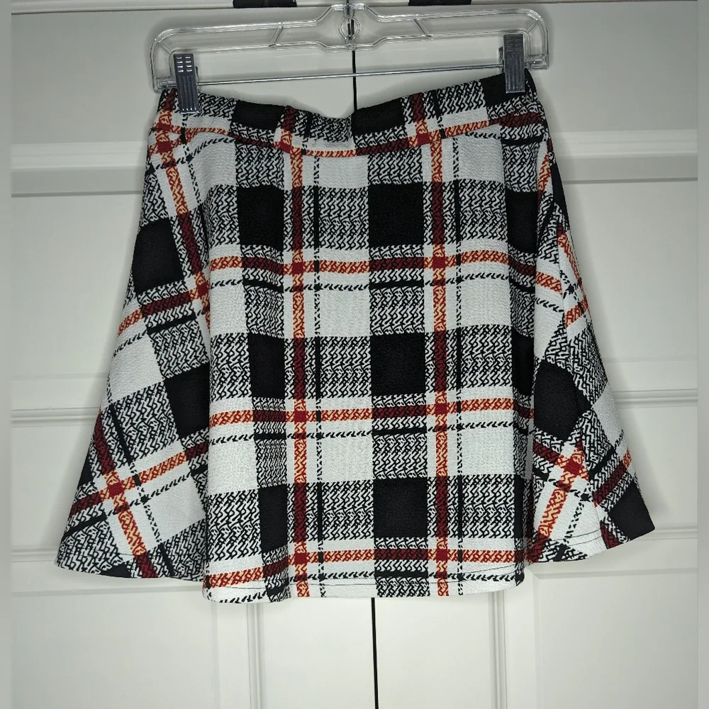 Angie Girls X- Large Girls Mini Skirt Black Red White Plaid Preowned - Picture 3 of 12